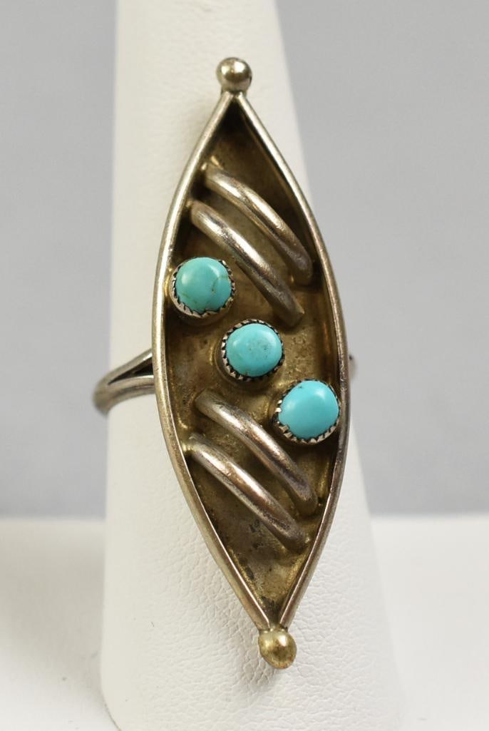 Vintage Zuni Sterling and Turquoise Ring (1 of 5)