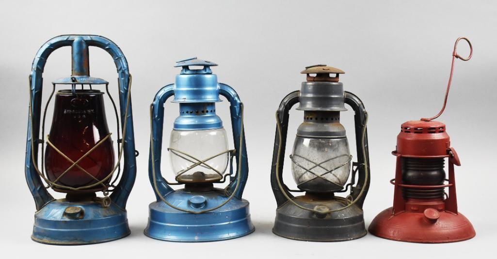 (4) Vintage Dietz Railroad Lanterns (1 of 8)