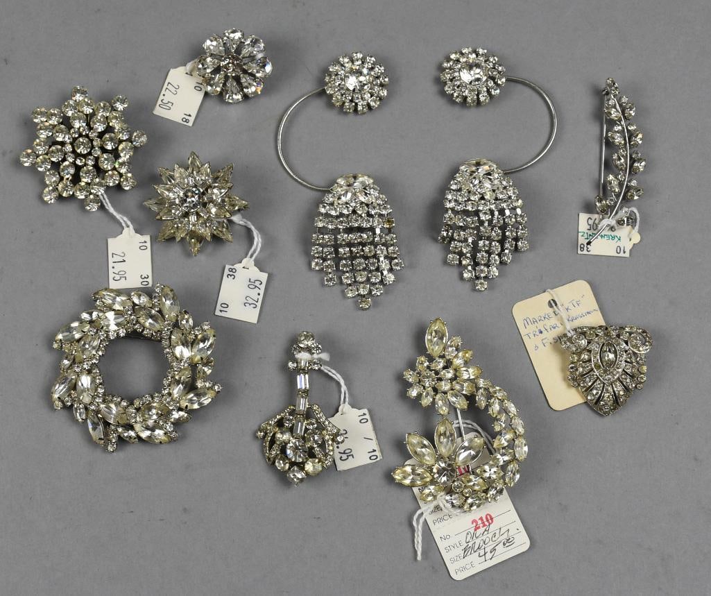 LOT Vintage Signed & Unsigned Costume Rhinestone Brooches (1 of 5)