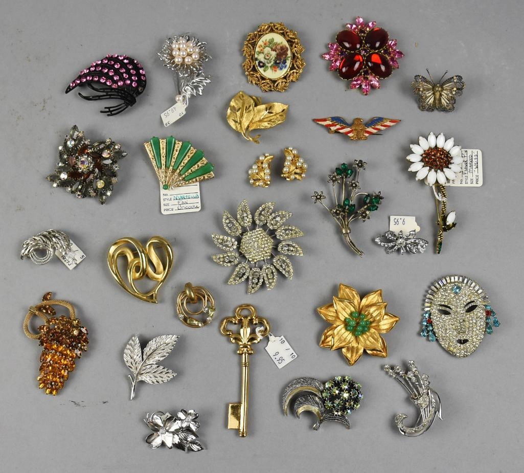 Vintage  LOT Costume Jewelry Brooches, Sonia Lee, Marvella + (1 of 10)