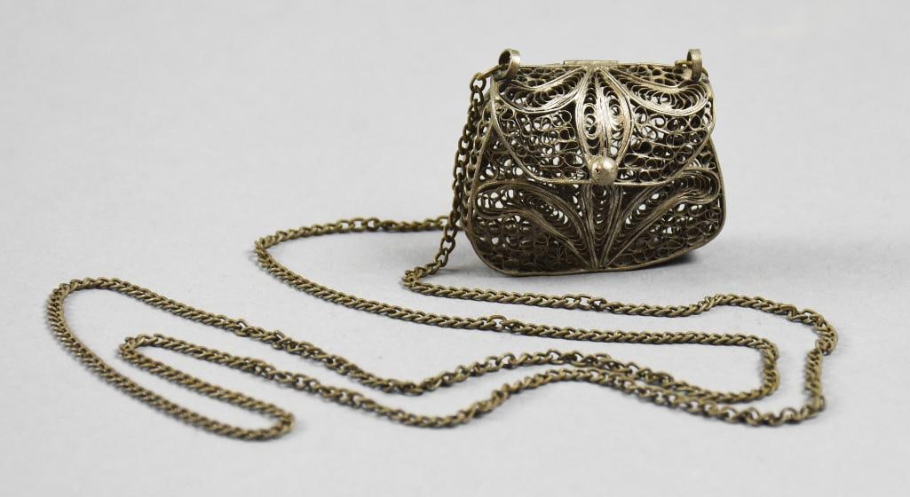 Vintage Silver Tone Filigree Coin Purse w/ Chain Neclace (1 of 6)