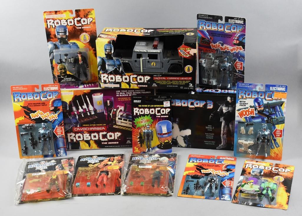 (13) RoboCop Action Figures & Model Kit, Boxed, Carded - NOS: RoboCop Action Figures & Model Kit, Boxed, Carded - NOS, Toy Biz-Kenner-Horizon. Toy Biz are Tactical Command Vehicle, Cryochamber, RoboCop with M-16, Pub Face, Commander Cash, Electronic RoboCop with