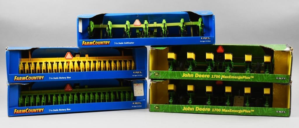 Ertl John Deere & Farm Country Harvest Equipment (1 of 5)
