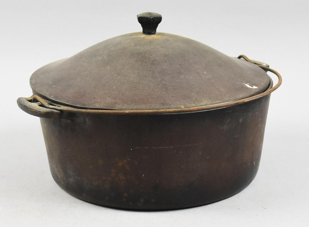 Vintage Cast Iron Wagner No. 8 Round Roaster (1 of 7)