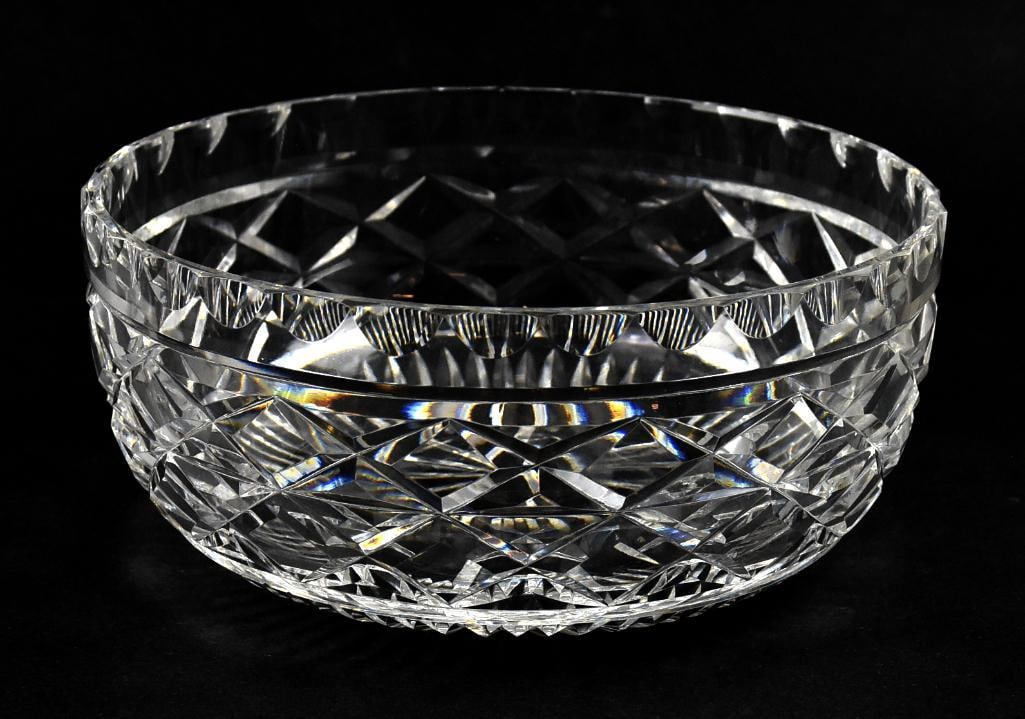 Waterford Crystal Giftware Centerpiece Bowl: This is a wonderful crystal centerpiece bowl by Waterford. Measures 4" tall x 8" wide.