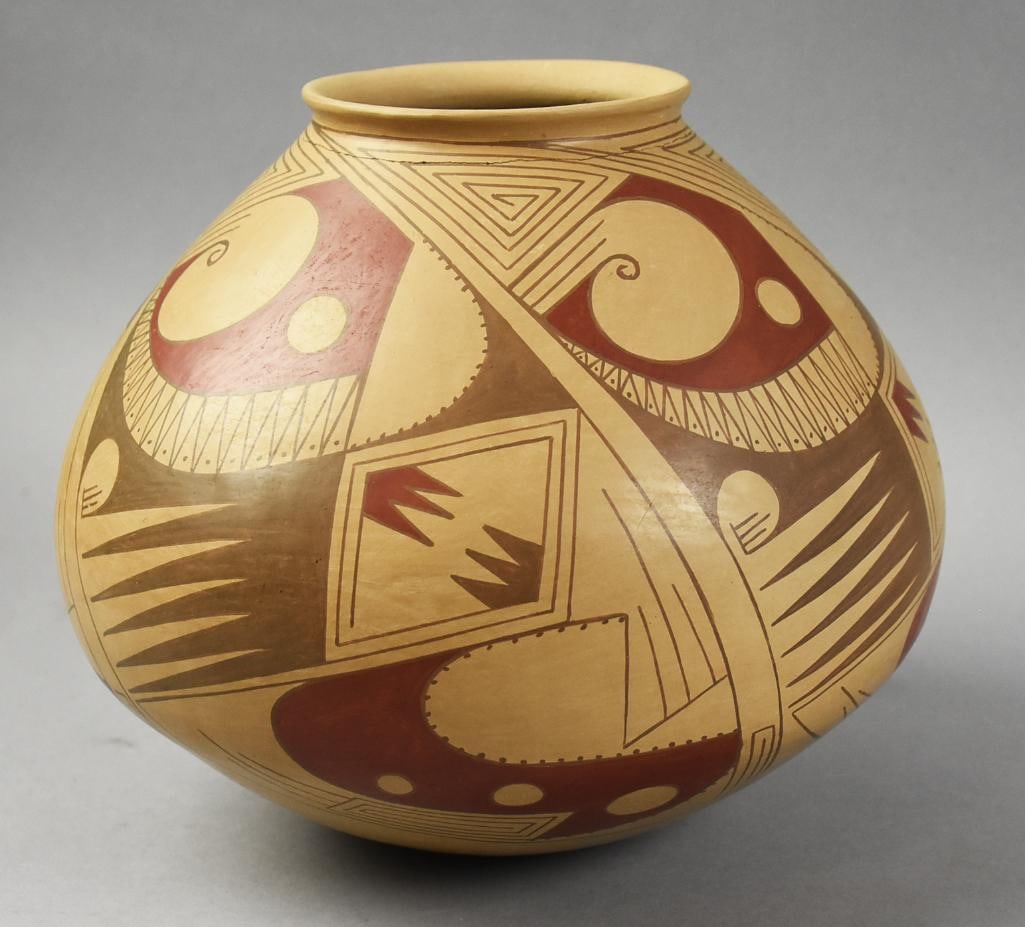 Taurina Baca (Mata Ortiz) Hand Painted Olla/Pot (1 of 9)