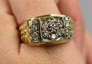 Vintage 14K Yellow Gold and Diamond Cluster Ring