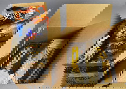 (23) 2001 Hot Wheels Racing/Haulin' Heat, Mint, NOS: Lot is 21 2001 Hot Wheels Racing Assortment and two Haulin' Heat, Mint, NOS.