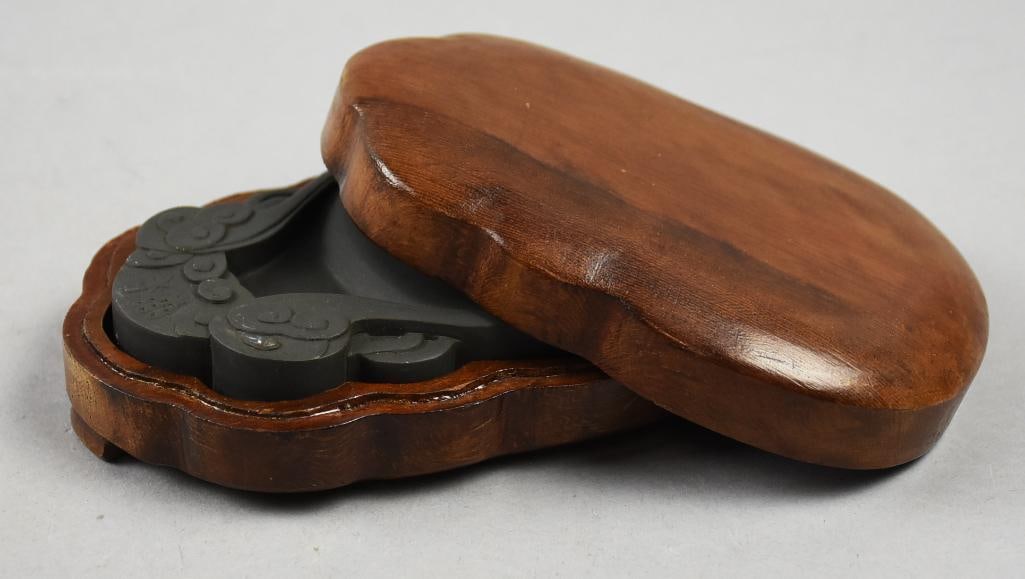 Vintage Asian Inkstone in Custom Wood Box: Vintage Asian Inkstone in Custom Wood Box1.5" tall x 5.5" x 4".