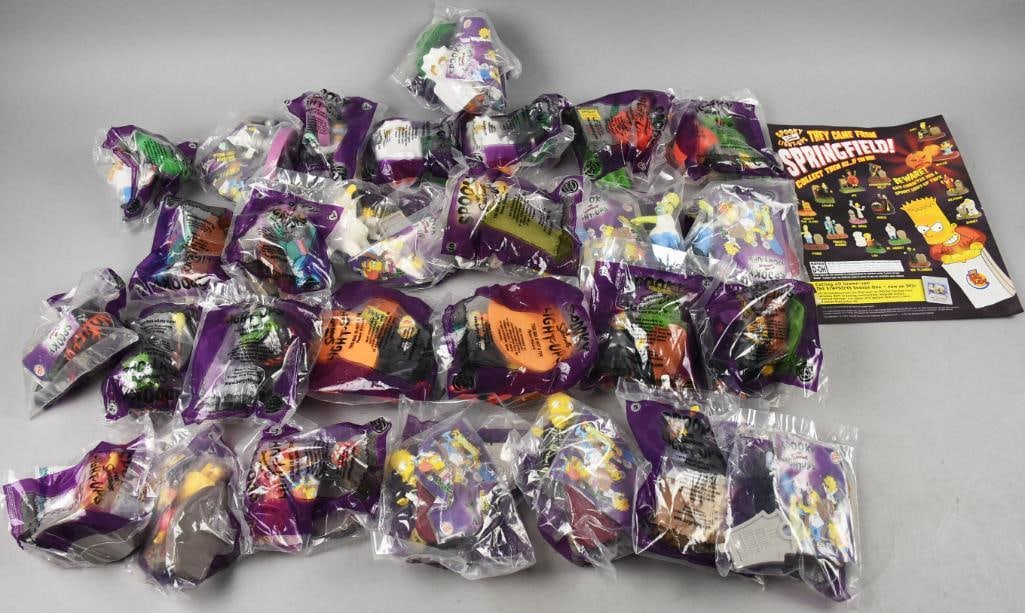 25+ 2001 Halloween Spooky Light-Up Simpsons Burger King Premiums: 25+ 2001 Halloween Spooky Light-Up Simpsons Burger King Premiums-MIP. Lot info listed below. 3- Lisa, Milhouse, Marge 2- Krusty, Apu, Principal Skinner, Barney, Grandpa, Flanders, Homer, Bart, Mr. Bur