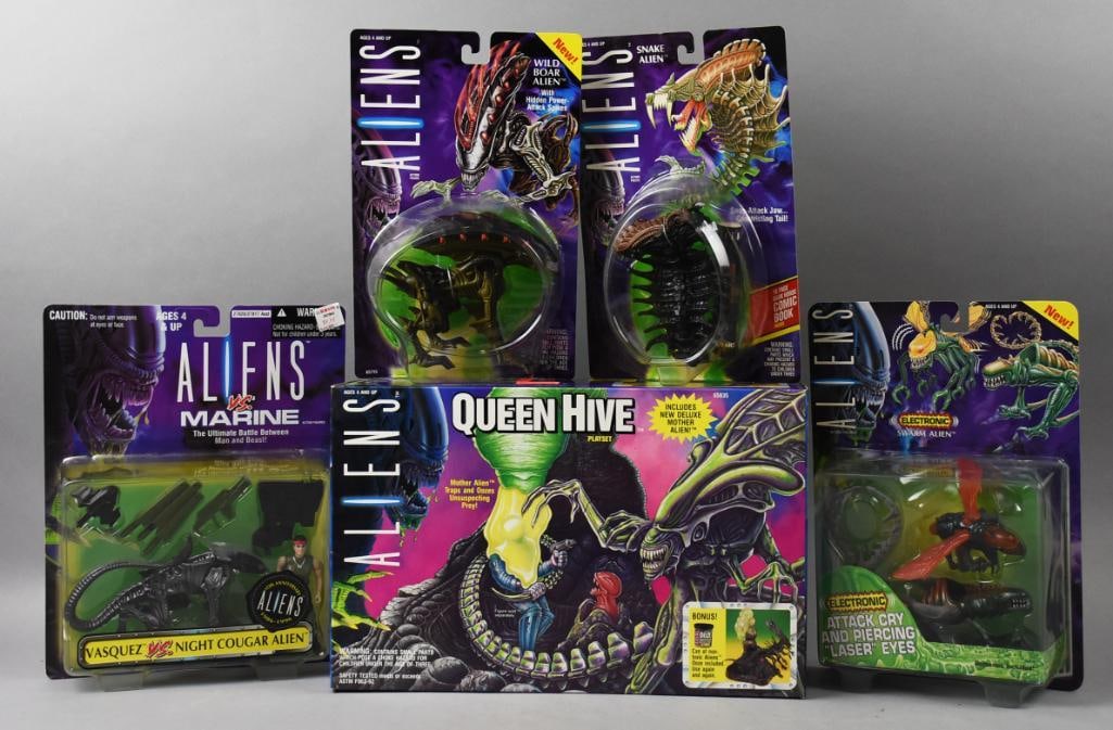 (5) 1994, 1996 Kenner Aliens Action Figures - Mint - NOS: Lot is five 1994, 1996 Kenner Aliens Action Figures - Mint - NOS. Consists of 1994 Queen Hive Playset, Electronic Swarm, and two Snake Alien and from 1996 Vasquez vs Night Cougar. Single owner collect