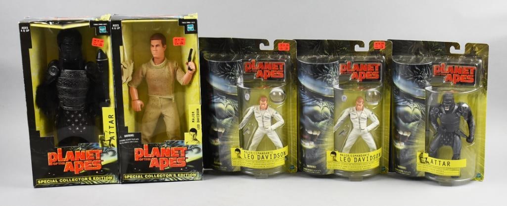 (5) 2001 Hasbro Planet of the Apes, Walburg, Mint - NOS: Lot is five 2001 Hasbro Planet of the Apes, Walburg, Mint - NOS. Attar and Leo, 12" tall, smaller: two Leo David and one Attar. Single owner collection from the largest toy collector on the West Coast