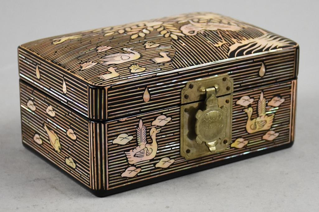 Vintage Chinese Black Lacquer/Mother of Pearl Jewelry Box (1 of 8)