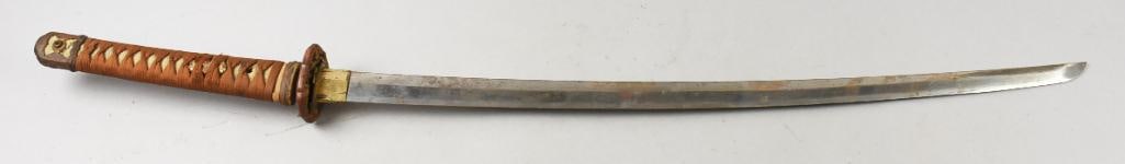 WWII 1941-Shin Gunto Japanese Officer's Katana-Signed: This is a fantastic WWII era Shin Gunto Japanese Katana, believed to be an officer's sword. One side of the tang is marked Spring 1941, the other side appears to read "Ironworks" (courtesy of Facebook