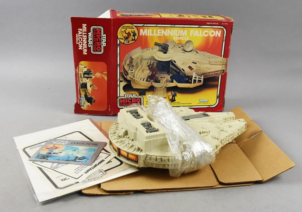 1982 Star Wars Micro Collection Millennium Falcon: 1982 Star Wars Micro Collection Millennium Falcon. Box contents appears complete with instructions. Single owner collection from the largest toy collector on the West Coast. Kenner. Figurines are insi