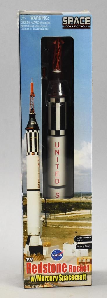 2011 Dragon Models NASA Redstone Rocket 1/72 Scale-MIB-NOS: 2011 Dragon Models NASA Redstone Rocket 1/72 Scale-MIB-NOS. Single owner collection inspired by the 1969 Moon Landing.