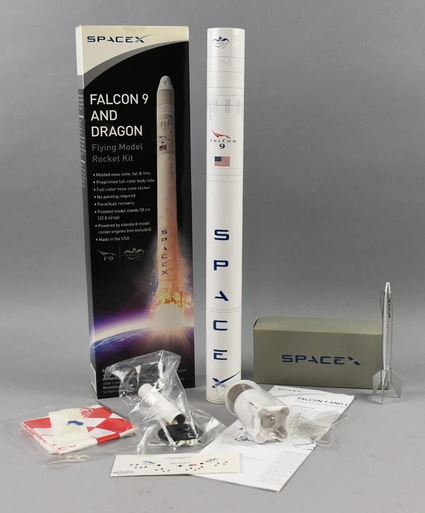 SpaceX Falcon 9 & Dragon Flying Model Rocket Ship-SpaceX Pen: SpaceX Falcon 9 & Dragon Flying Model Rocket Ship-SpaceX Pen. Single owner collection inspired by the 1969 Moon Landing.