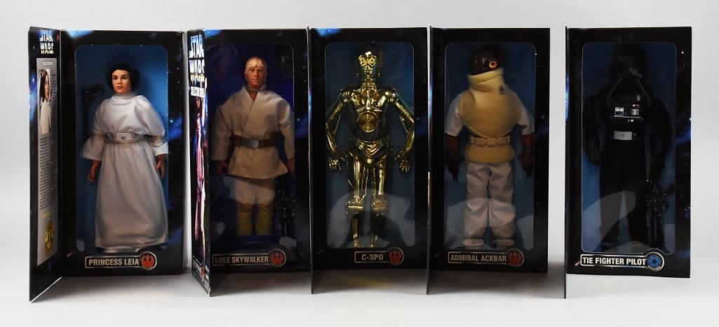 (5) 1996-97 Kenner Star Wars Collector Series-MIB-NOS: Lot is five 1996-97 Kenner Star Wars Collector Series-MIB-NOS. Includes Luke Skywalker, Leia, Fighter Pilot, Admiral Ackbar, C-3PO. Single owner collection from the largest toy collector on the West C