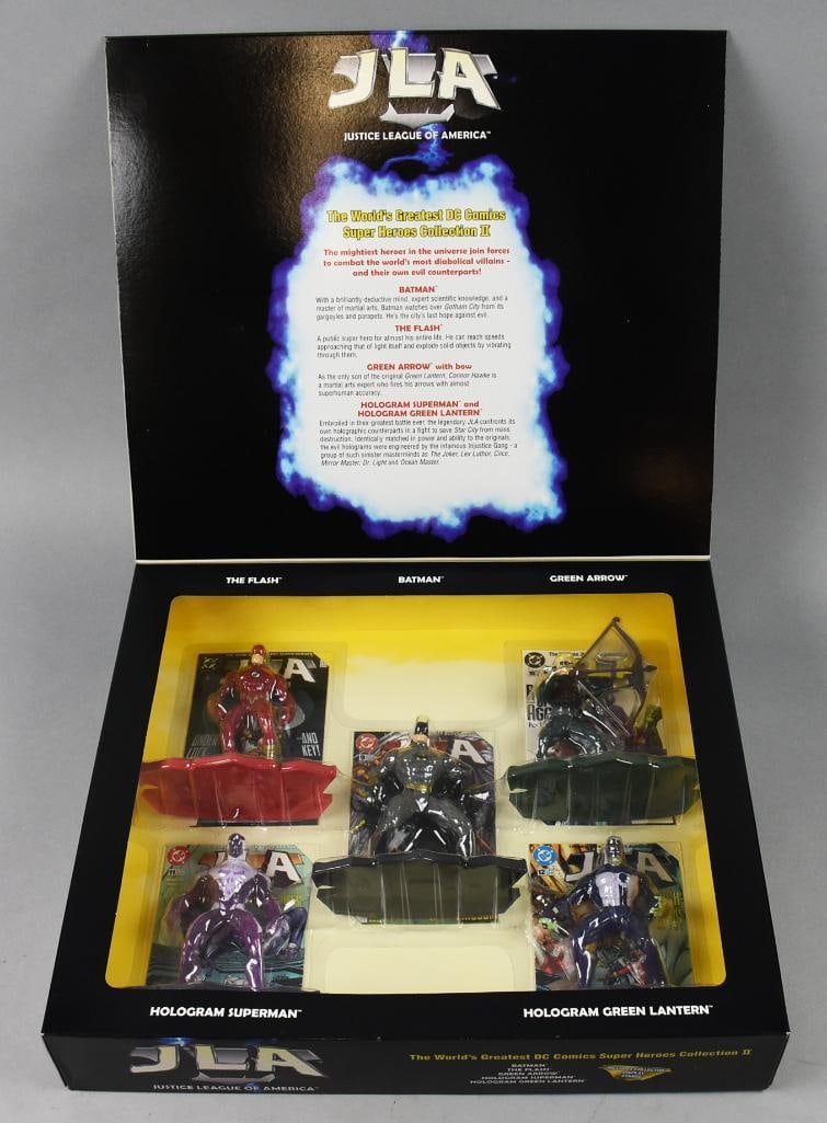 1998 Kenner Justice League of America 5 Pc Action Figure-NOS: 1998 Kenner Justice League of America 5 Pc Action Figure-NOS. Box contains Hologram Green Lantern, Hologram Superman, Green Arrow, Batman and The Flash. Single owner collection from the largest toy co