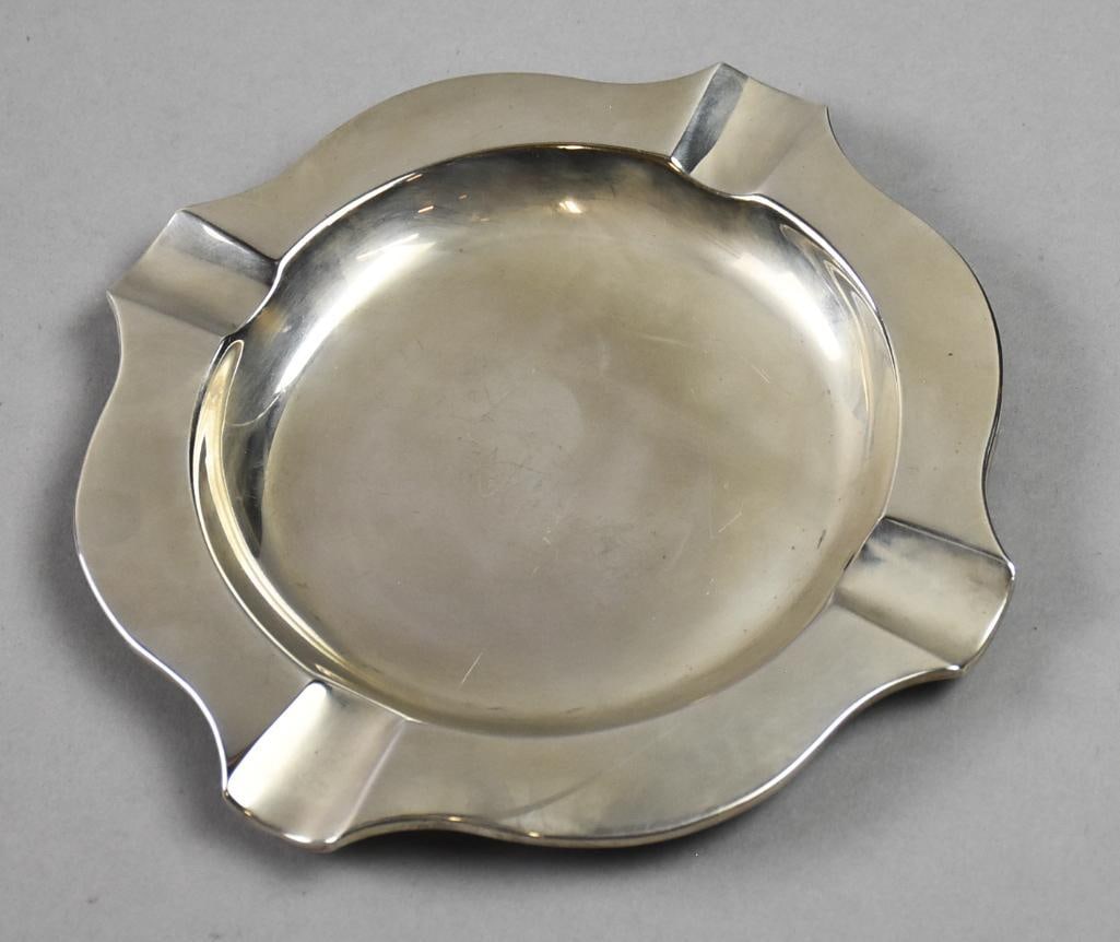 Vintage Ortega Mexico Sterling Cigar Ashtray: Stylish and simple is this 925 sterling cigar ashtray stamped Ortega Mexico and the number 8 Eagle mark. Measures approx. 7" wide with an overall approx weight of 160g.