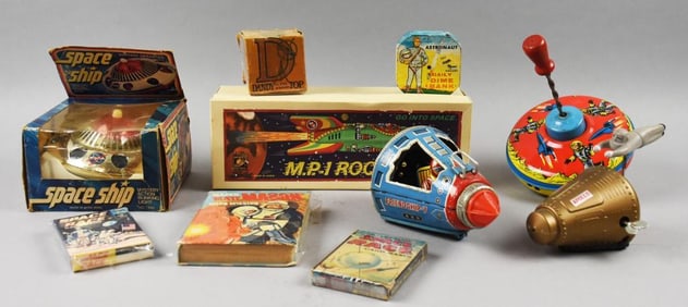 (10) c1950-80 Space Related Toys, Games and Book