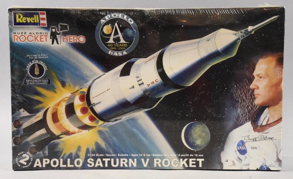 2009 Revell Apollo Saturn V Rocket Model Kit-MIB-NOS (1 of 8)