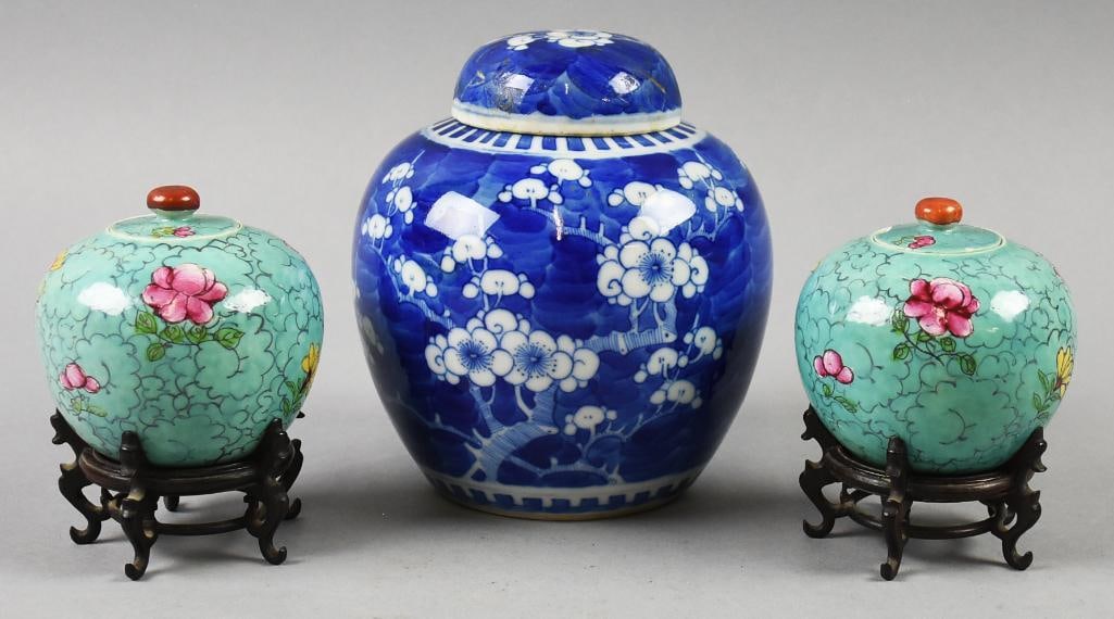 c1920 Chinese Kangxi Porcelain Ginger Jars w/ Stands: This lot is for some beautiful Chinese porcelain. The larger blue and white piece is heavier blue with white flowers. Marked on bottom Kangxi Period Make. The two smaller are turquoise with pink and y