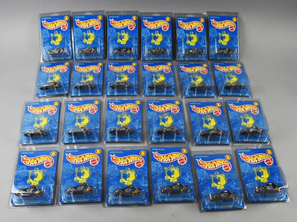 (24) 1998 Mattel Hot Wheels White's World Motorcycles-NOS: Lot is 24 1998 Mattel Hot Wheels White's World Motorcycles-NOS. Single owner collection from the largest toy collector on the west coast.