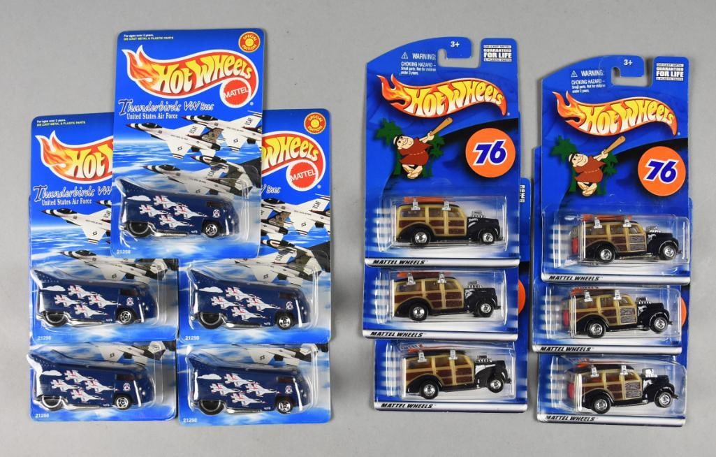 (11) 1998, 01 Hot Wheels Thunderbird Bus-SD Padres-MOC-NOS: Lot is 11 1998, 01 Hot Wheels Thunderbird VW Bus-San Diego Padres promos-MOC-NOS. Five buses, six Padres. Single owner collection from the largest toy collector on the West Coast.