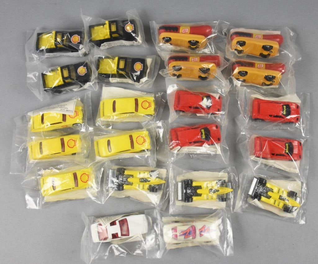 (22) 1991 Mattel Hot Wheels Shell Promo Sets-MIP-NOS: Lot is 22 1991 Mattel Hot Wheels Shell Promo Sets-MIP-NOS. These are unsorted and may include others, lot with duplicates. Single owner collection from the largest toy collector on the West Coast.