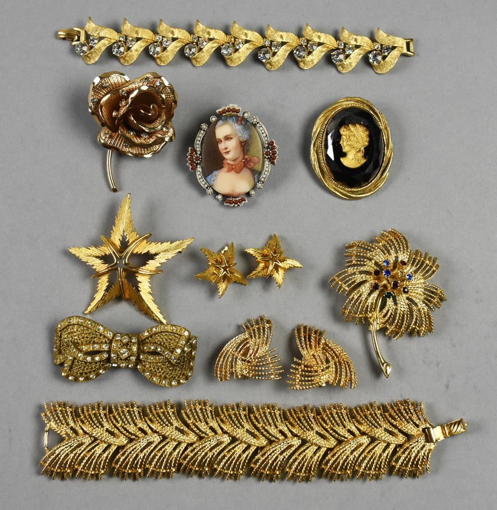 Vintage Gold Tone Costume Jewelry, JJ, Sarah Cov, ART & More (1 of 11)