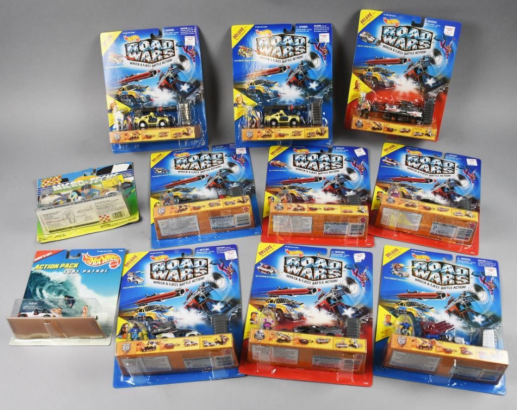 (11) Mattel Hot Wheels Road Wars Die-Cast-MOC-NOS (1 of 3)