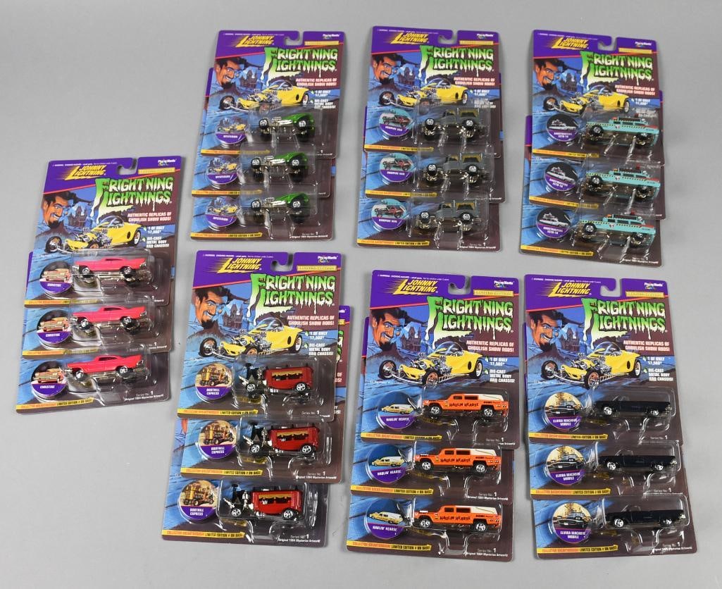 (21) 1996 Johnny Lightning Frightning Lightning-MOC-NOS (1 of 2)
