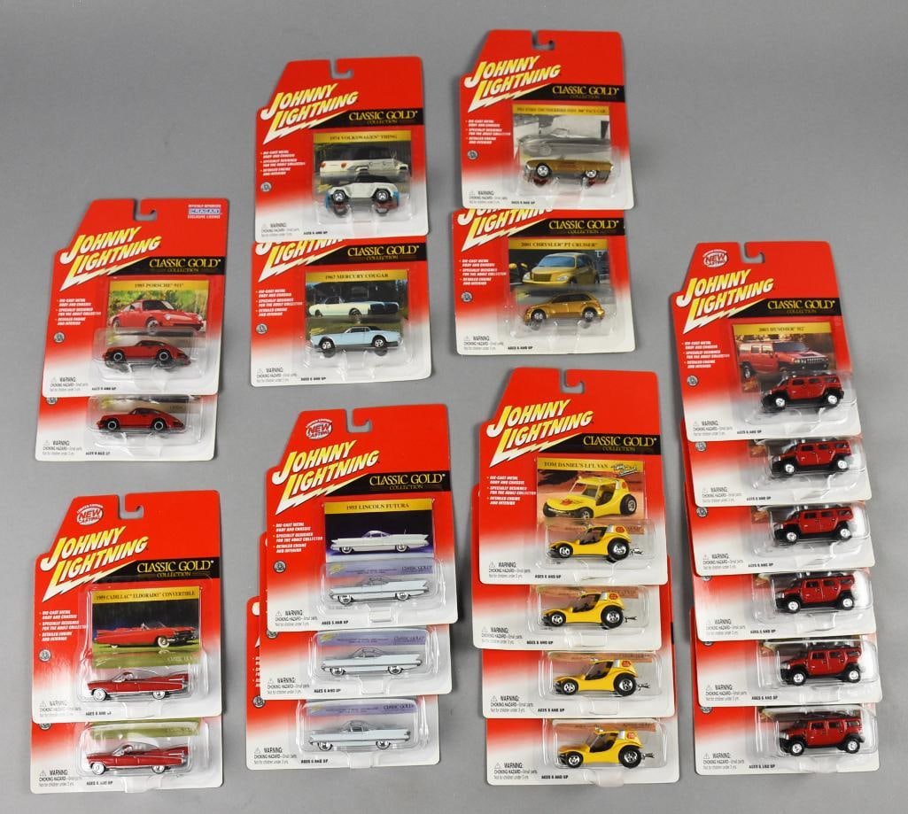 (21) 2002-03 Johnny Lightning Classic Gold Die-Cast-MOC-NOS (1 of 3)