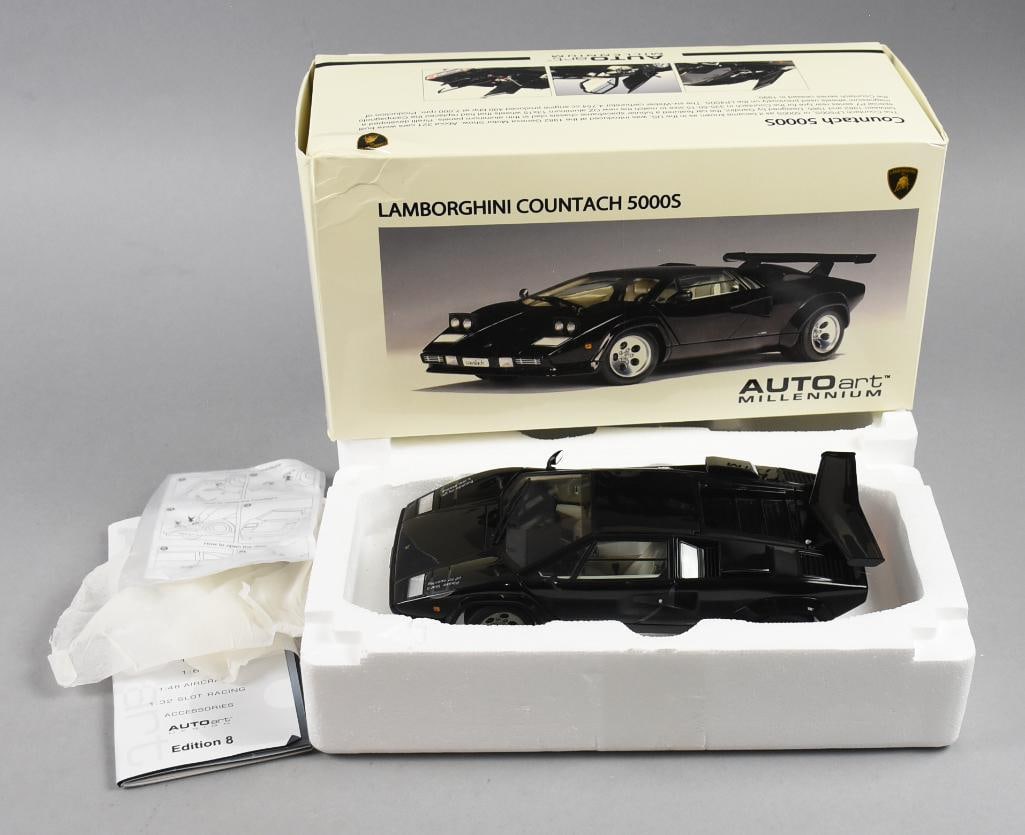 Auto Art Lamborghini Countach 5000S 1:18 Scale-MIB-NOS (1 of 2)