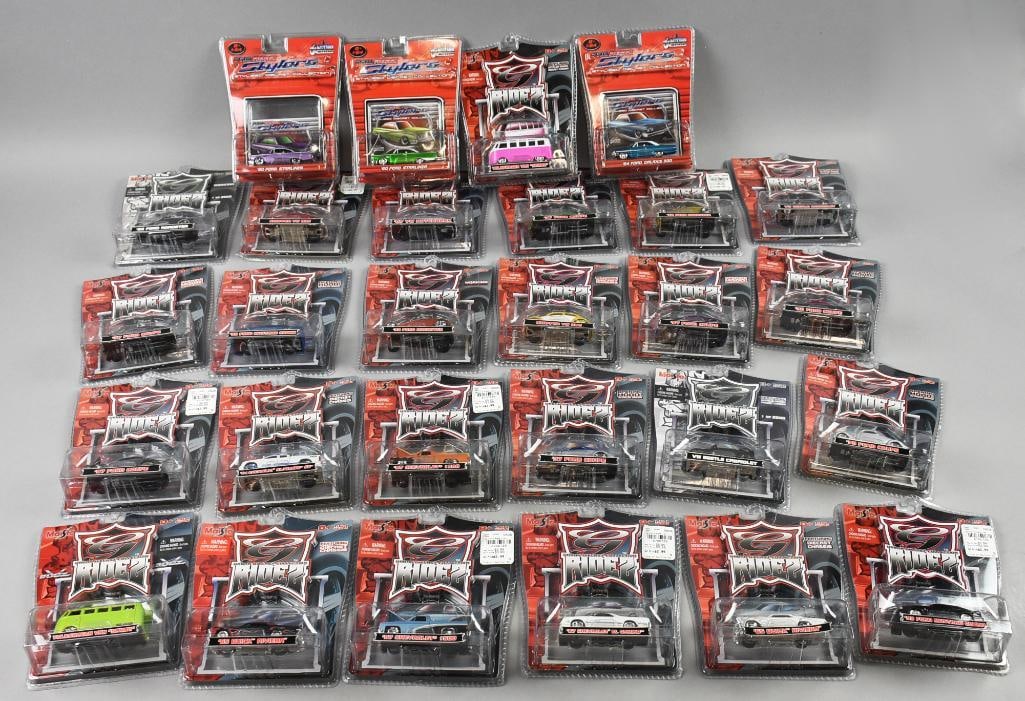 (28) 2005-06 Maisto All Stars Die-Cast Assortment-MOC-NOS (1 of 3)