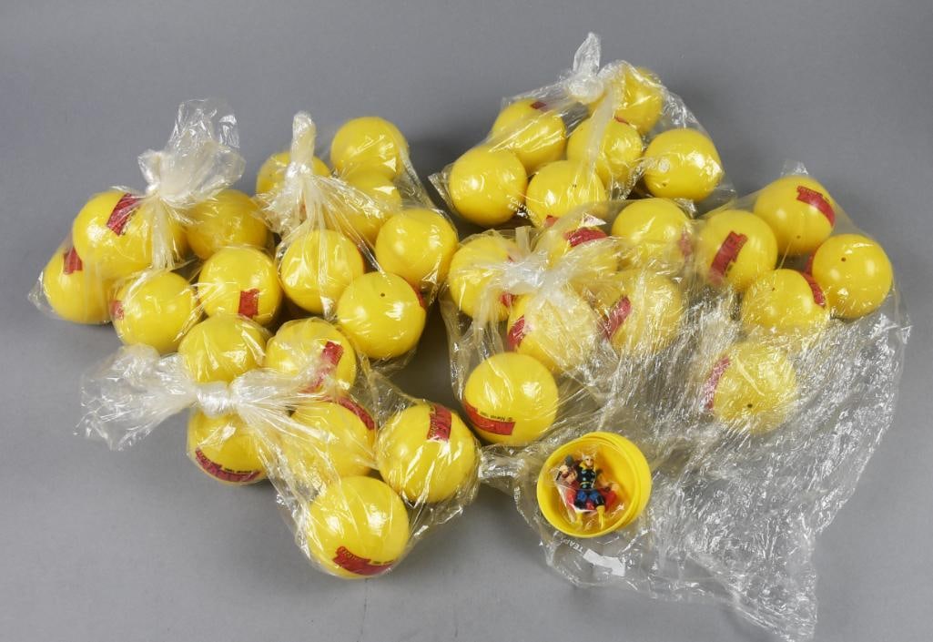 RARE (36) 1992 Hornby Hobbies Marvel Comics Balls w/ Figure (1 of 4)