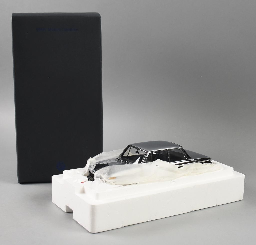2002 Kyosho BMW 2002 tii, Ltd Ed 1352/2002-MIB-NOS (1 of 6)