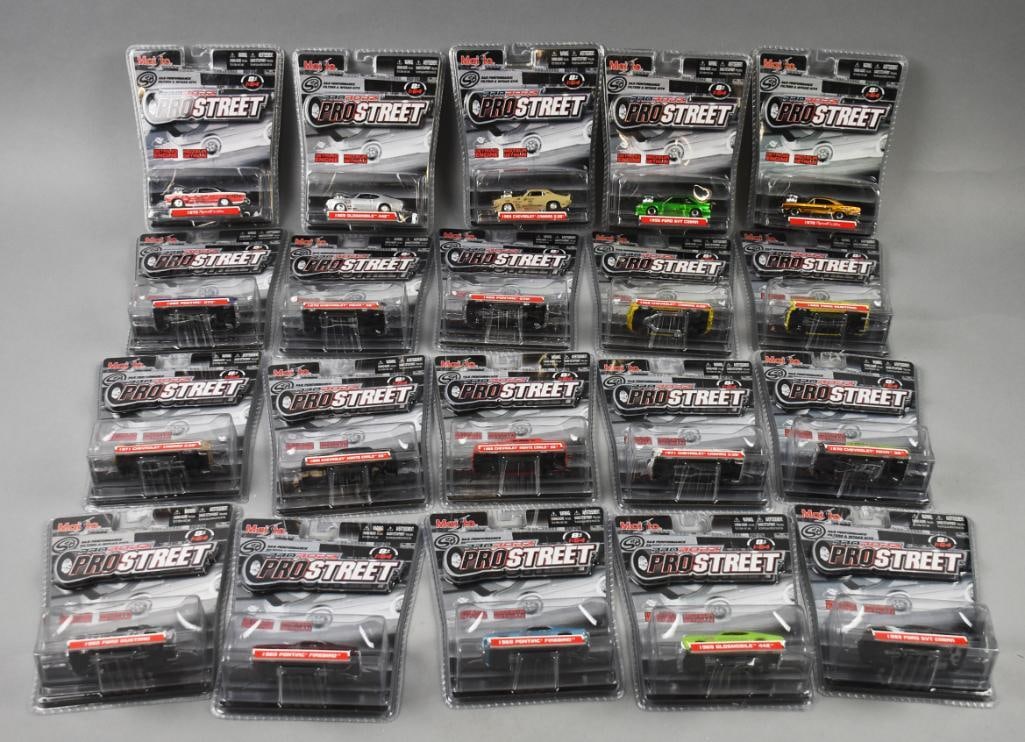 (20) 2007 Maisto Pro Street Die-Cast  Cars- MOC - NOS (1 of 3)