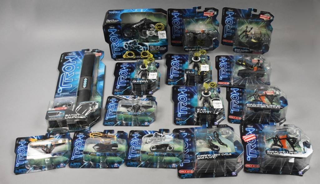 (15) 2010  Disney's Tron Action Figures-MOC-NOS (1 of 2)