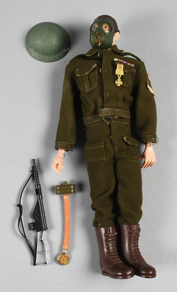 1964-65 Hasbro GI Joe No Scar British Commando-Full Uniform: Very nice vintage Hasbro GI Joe as a British Commando. He has no scar, wearing the full uniform with metal, gas mask and hose and rifle. Single owner collection from the largest toy collector on the W