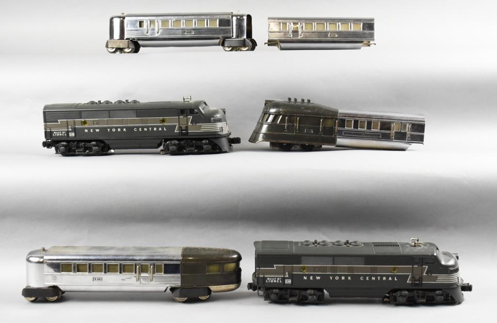 Post War Lionel O Scale 2354 Loco & Pre-War Streamliner (1 of 9)