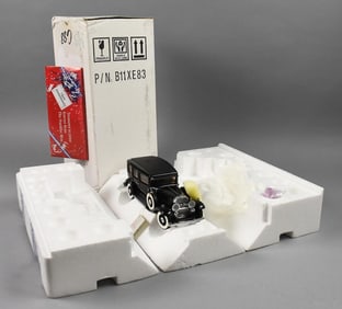 Franklin Mint 1:24 1930 V-16 Cadillac Imperial Sedan-MIB-NOS