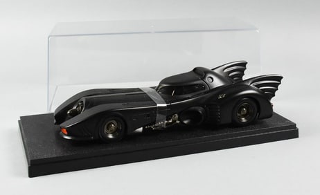 Hot Wheels Batman Returns Batmobile Die-Cast w/ Case, Mint
