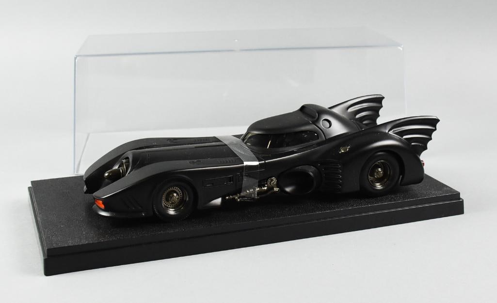 Hot Wheels Batman Returns Batmobile Die-Cast w/ Case, Mint (1 of 5)
