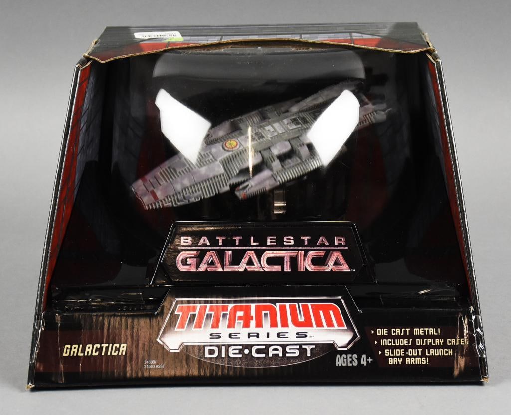 2006 Hasbro Battlestar Galactica Titanium Series - MIP-NOS (1 of 4)