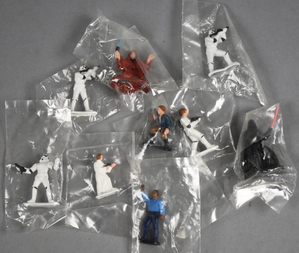 (9) 1982 Lucas Film Limited Star Wars Miniature Figures (1 of 7)