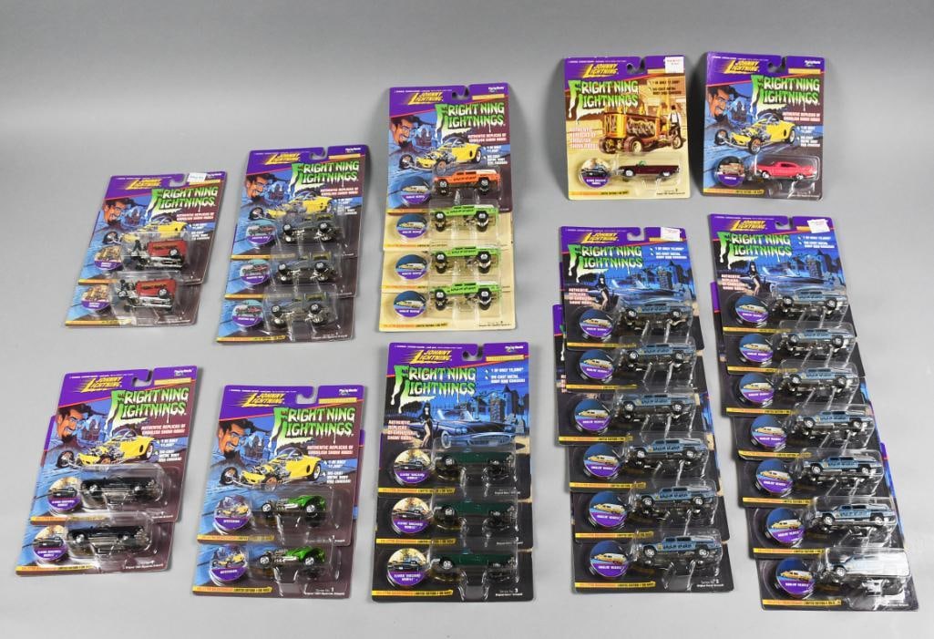 (31) 1996-97 Johnny Lightning Frightning Lightning-MOC-NOS (1 of 3)