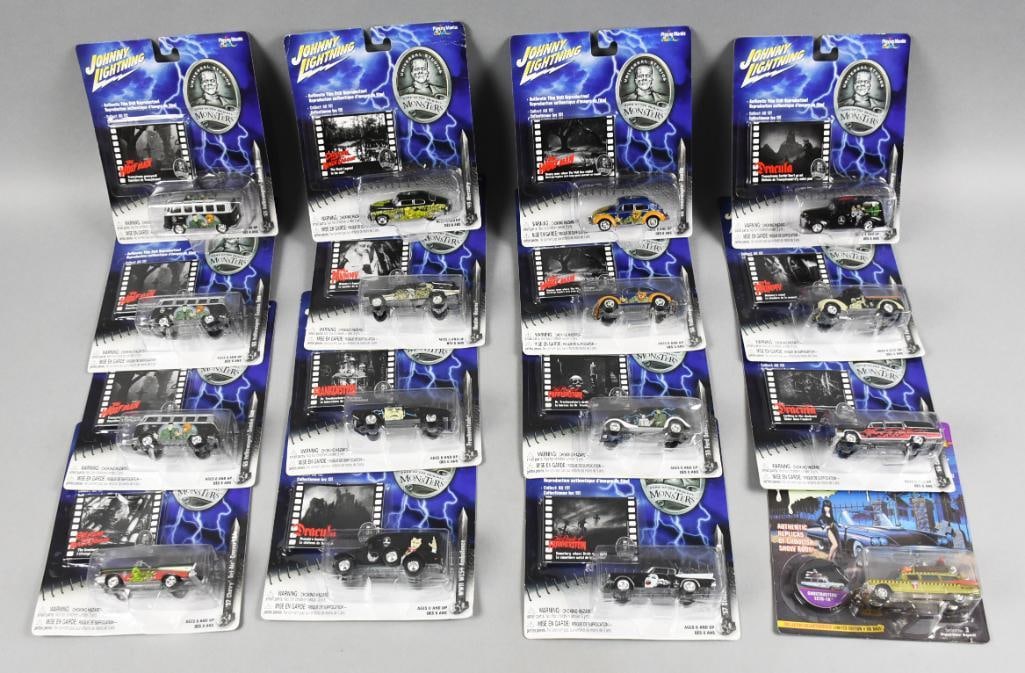 (16) 1990s-2000 Universal Monsters-s  Johnny Lightning MOC-NOS (1 of 7)