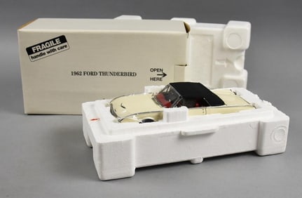Danbury Mint 1932 Ford Thunderbird Sports Roadster-MIB-NOS